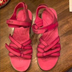 Teva women’s sandals size 7.